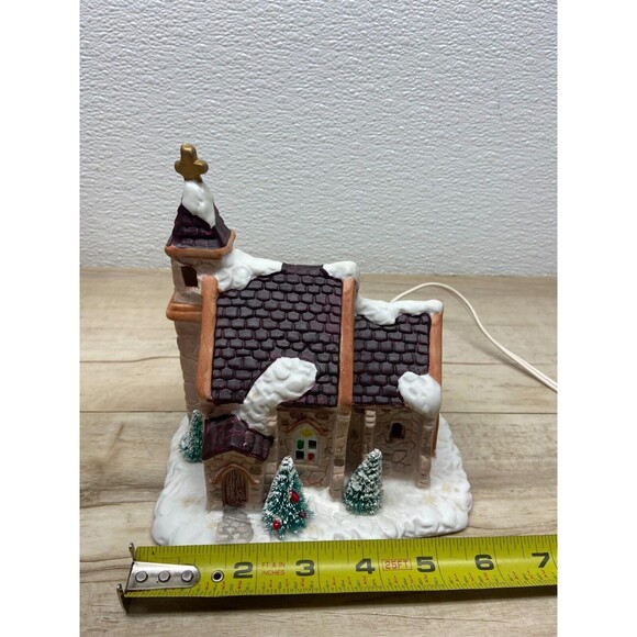Vtg 1991 Christmas Valley Illuminated Porcelain Church In Original Box - Picture 10 of 16